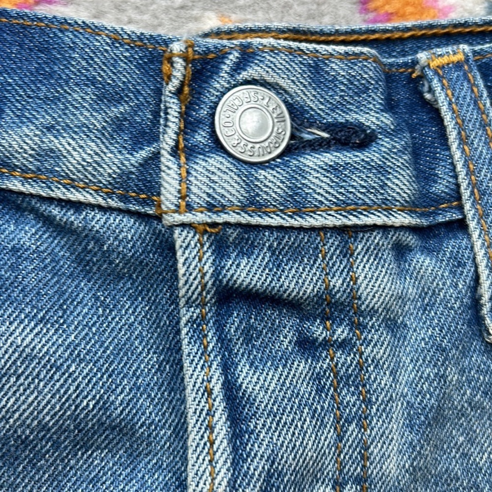 Levis High Rise Wedgie Fit Jean Shorts NWT Size 28 - Picture 5 of 16